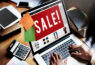 pessoa-usando-notebook-com-promocoes-em-marketplace-para-vender-mais-no-comeco-do-ano